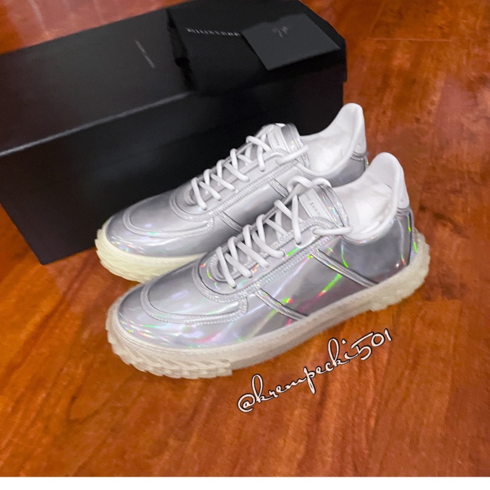 giuseppe zanotti BNIB iridescent leather lowtops